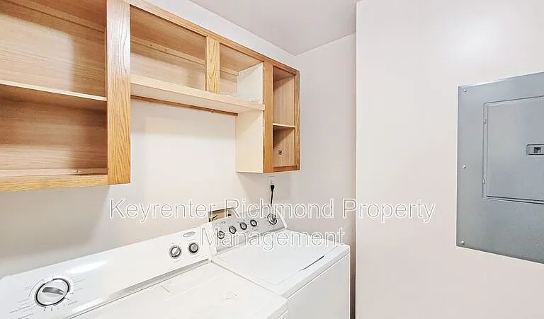 10800 Smithers Ct — Photo 12