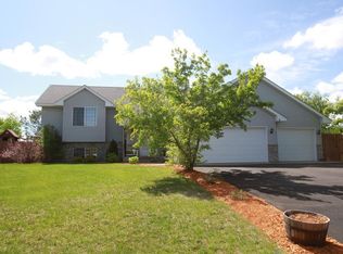 6712 380th Cir, North Branch, MN 55056