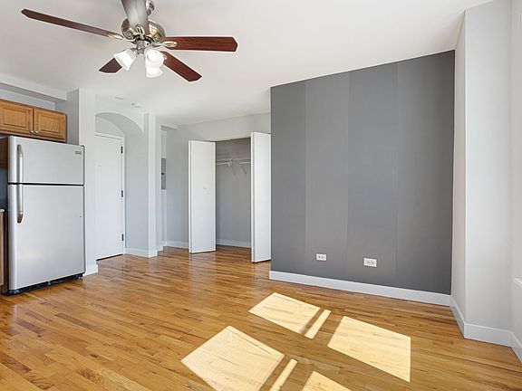 2nd image of 7450-7456 N Greenview Ave #7450-67