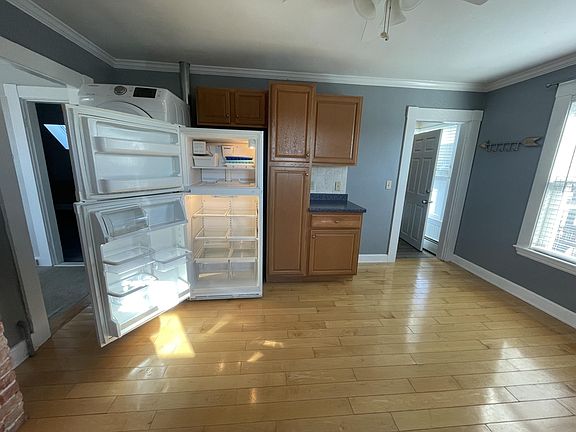5th image of 126 Lynnfield St