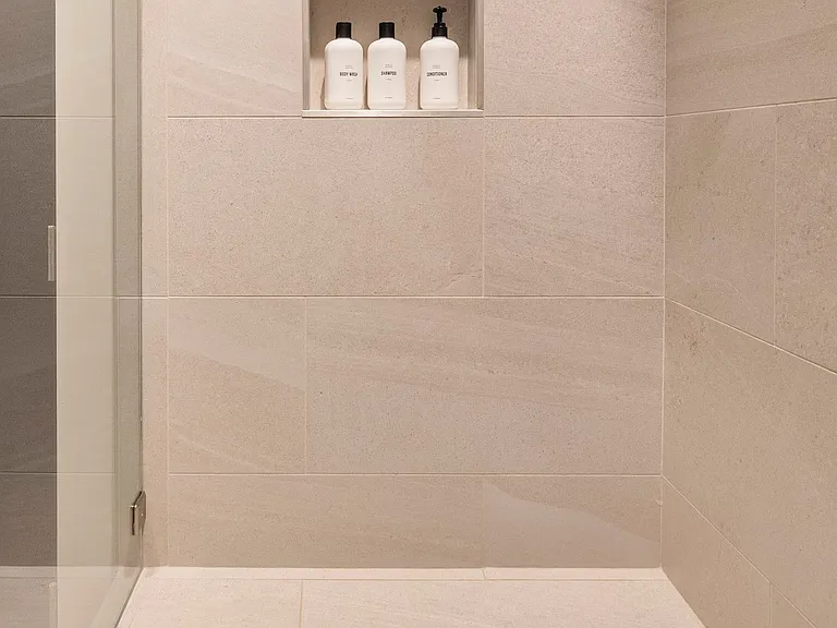 1027 E Trinity Ln #9 — Photo 7