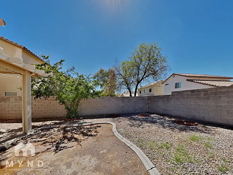 695 Emerald City Ave — Photo 22