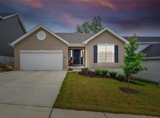 2673 Winding Valley Dr, Fenton, MO 63026