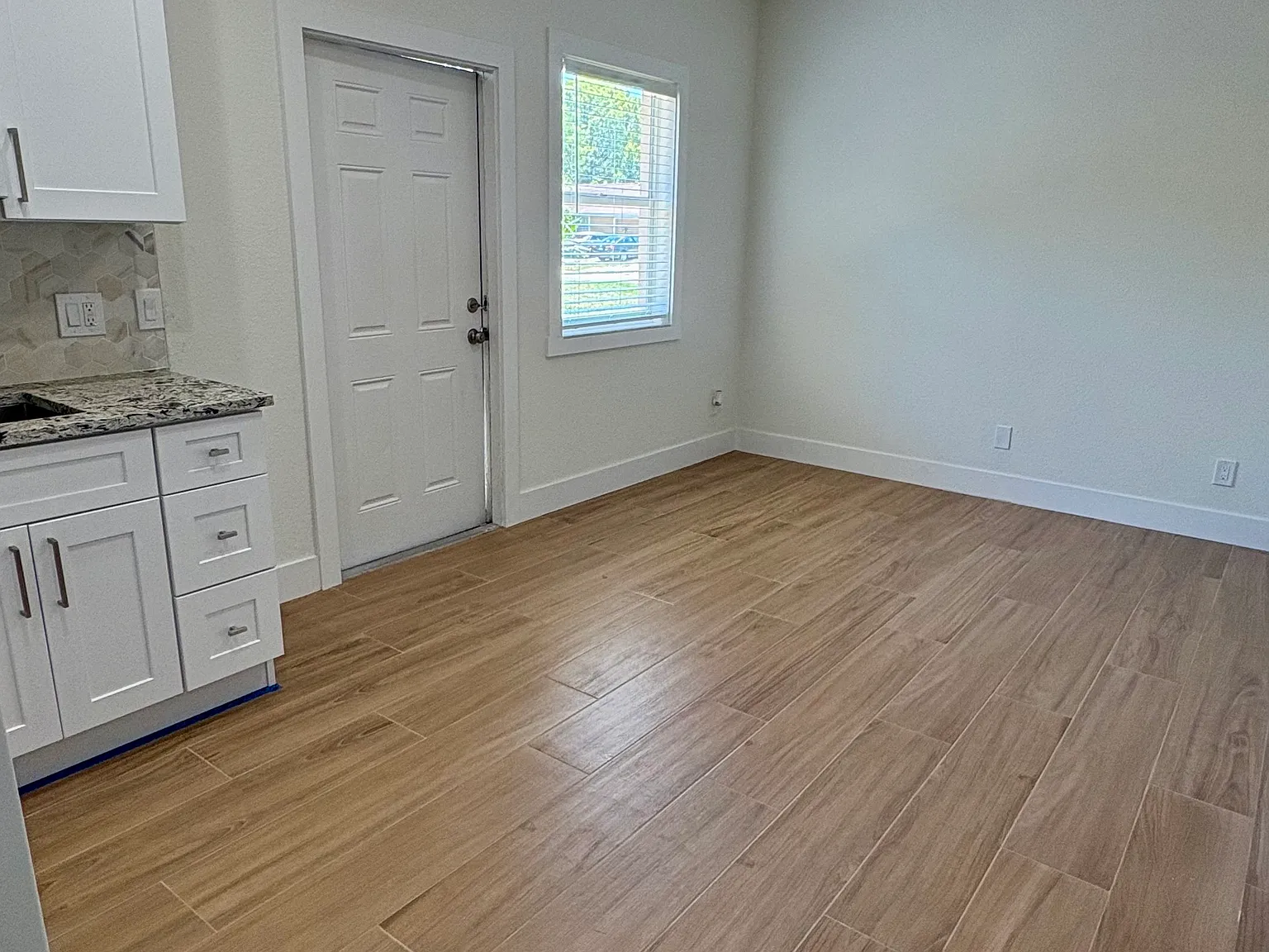 1 bed, 450 sqft, $1,400 — Photo 3
