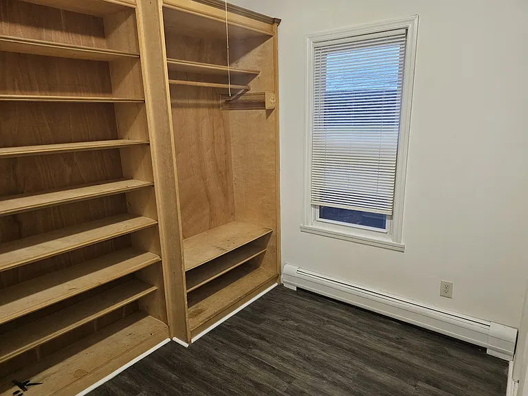 31 Parker Ave #1R — Photo 7