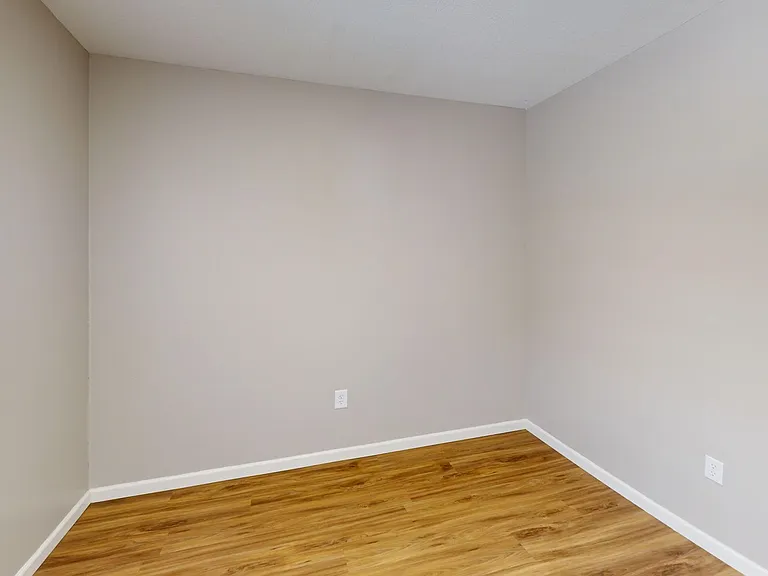 Duck Creek Apartments — Photo 14