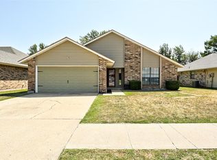 12020 Silver Sun Dr, Oklahoma City, OK 73162