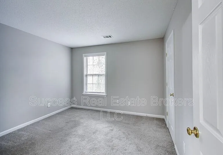 1645 Heyford Cir NW — Photo 15
