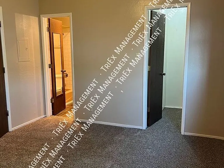 1415 N Virginia St — Photo 8
