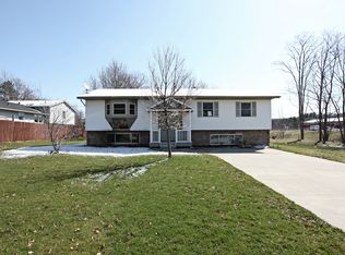 863 W 130th St, Hinckley, OH 44233