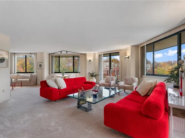 25 Rockledge Avenue #913, White Plains, NY 10601