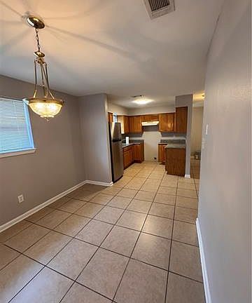 5th image of 3221 Golden Dr