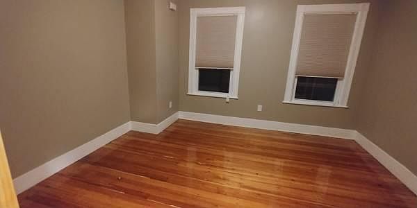 2nd image of 401 Ferry St #2