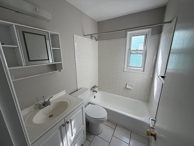6221 Addison Rd — Photo 7