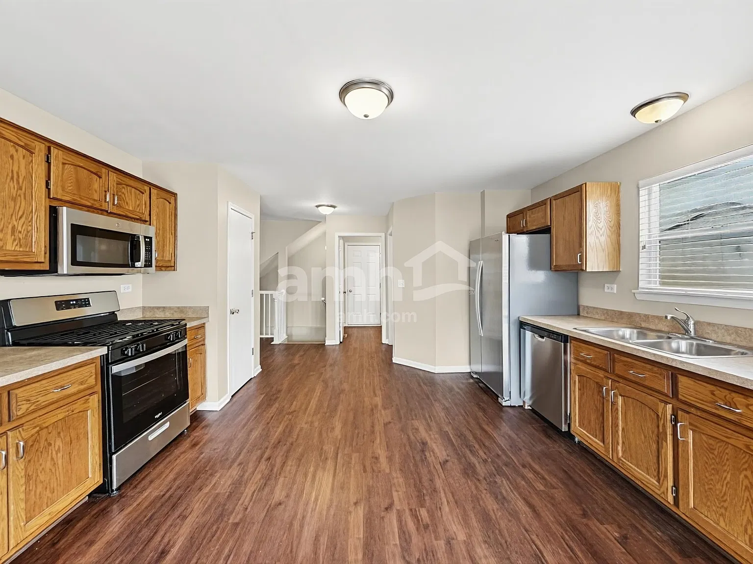 4 bed, 2.5 bath, 2245 sqft, $3,310 — Photo 3