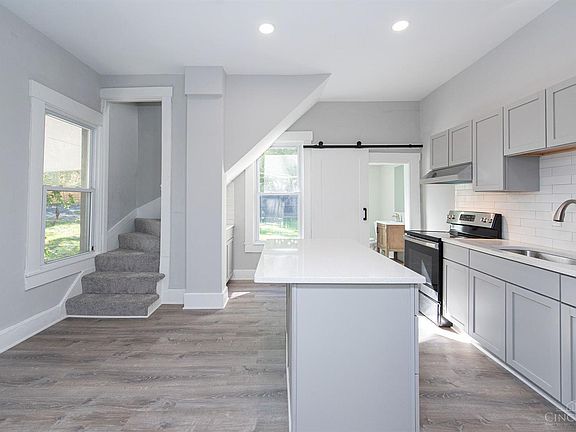 3rd image of 1315 Laidlaw Ave