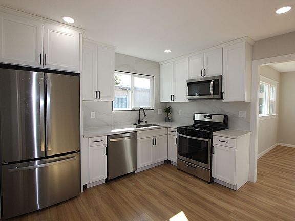 5th image of 251 S 36th St