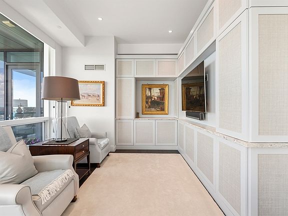 5th image of 22 Liberty Dr Unit 11C