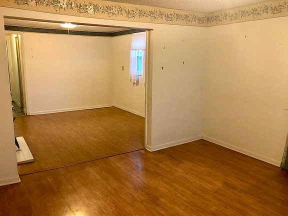 3rd image of 2229 Bradley St