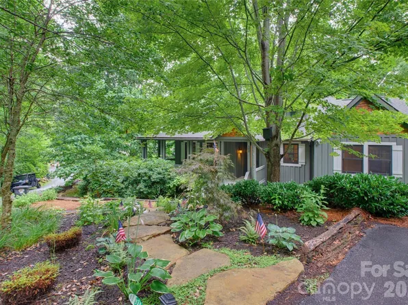 298 Hedgewood Dr, Tuckasegee, NC 28783