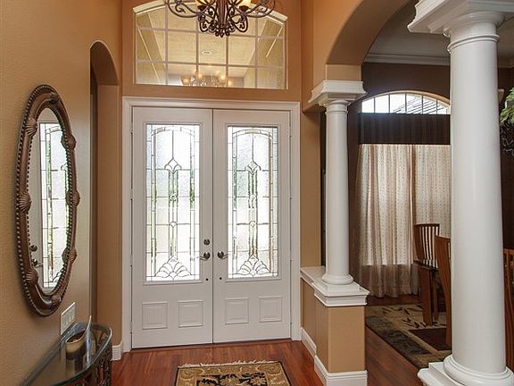 3rd image of 5068 Shoreline Cir