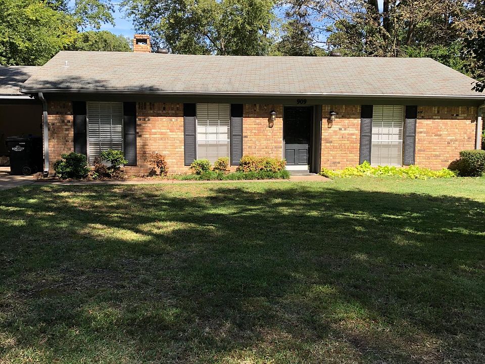 1st image of 909 Coushatta Trl