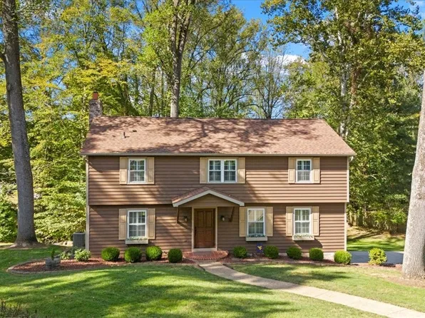 37 Meadowcrest Dr, Parkersburg, WV 26104