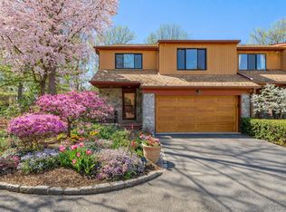 114 The Crescent, Roslyn Heights, NY