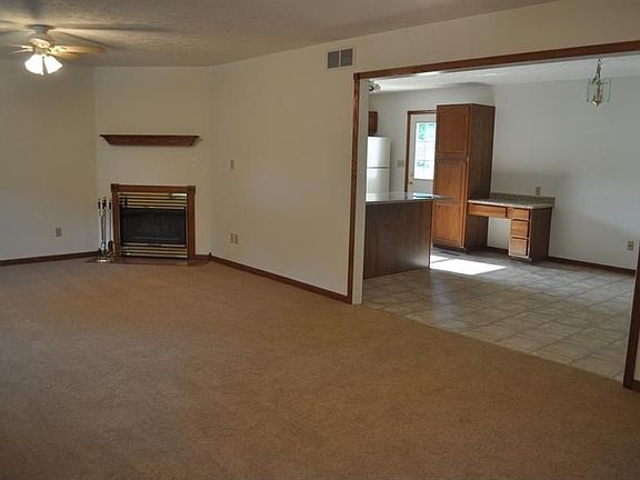 3rd image of 861 W Melchoir Dr N