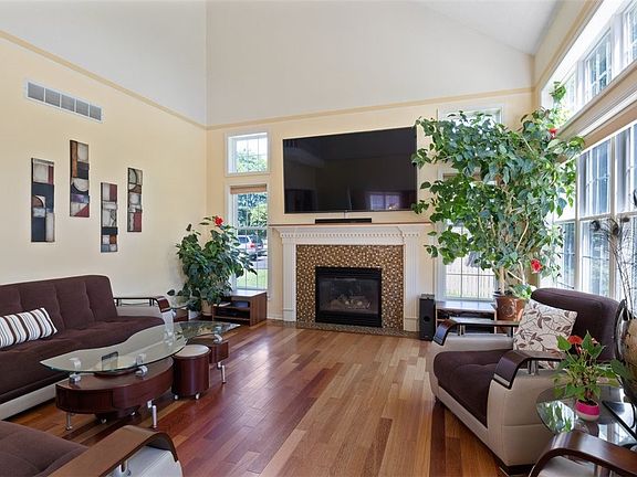 2nd image of 53 Woodfield Dr