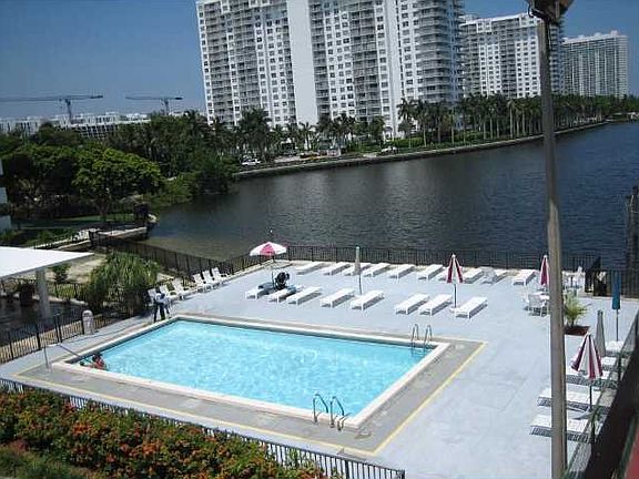 2nd image of 2780 NE 183rd St APT 801