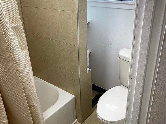 5th image of 327 W Washington St