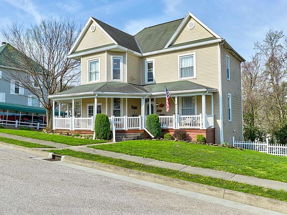 3rd image of 577 S Summit St