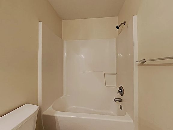 3rd image of 442 Willowbrook Ct SE