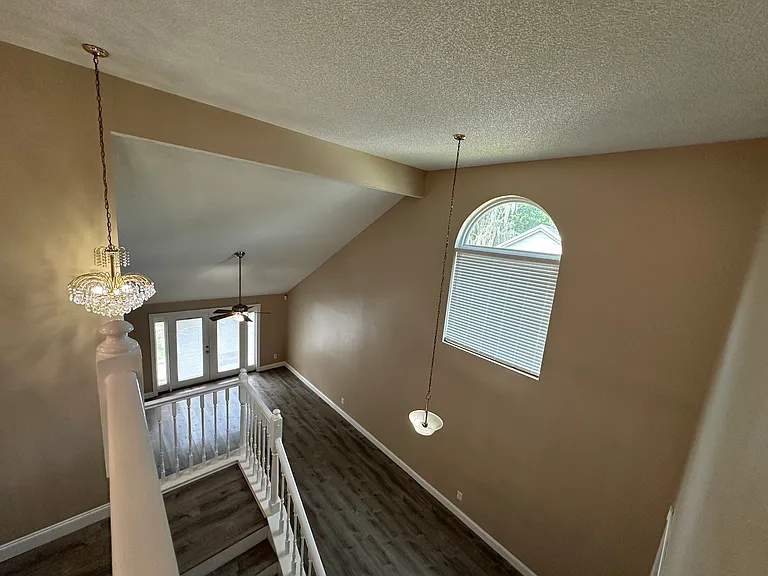 1724 Chatham Cir — Photo 18