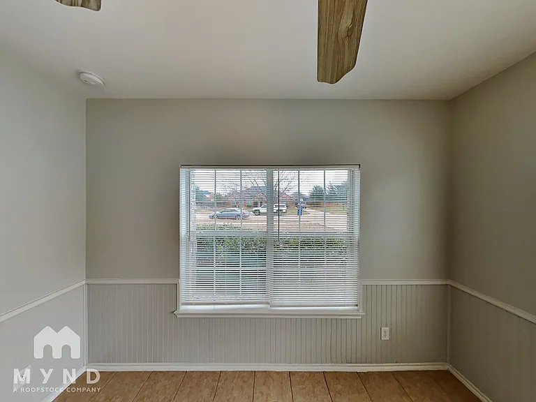 307 Susan Way — Photo 14