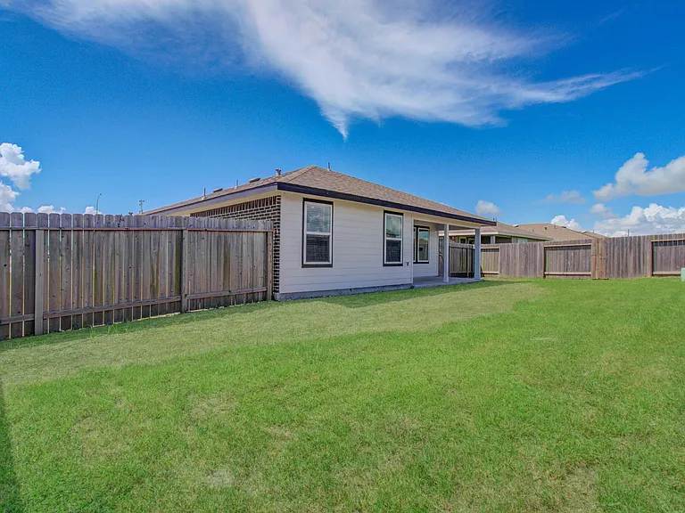 14543 Rain Tree Dr — Photo 37