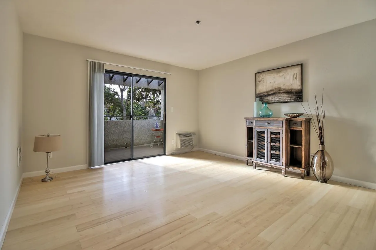1 bed, 713 sqft, $2,900 — Photo 2