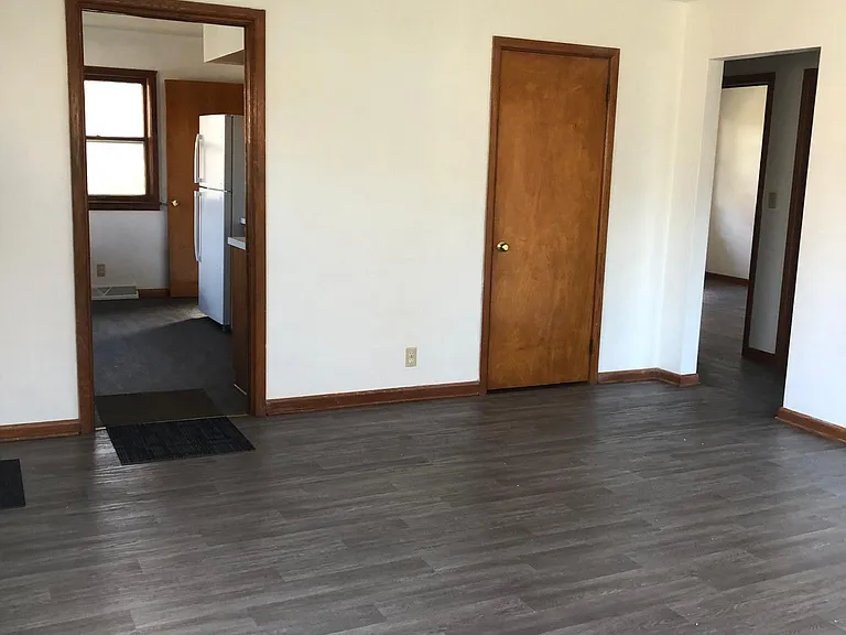 601 E High St — Photo 13