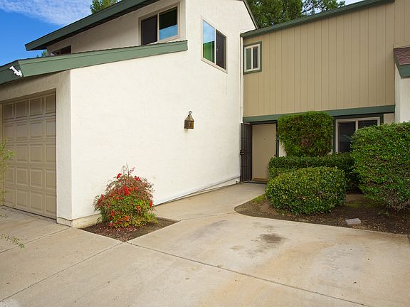 3rd image of 239 Crestview Gln