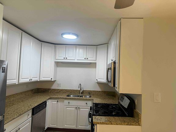 5th image of 1321 N Baldwin Ct Unit 1D