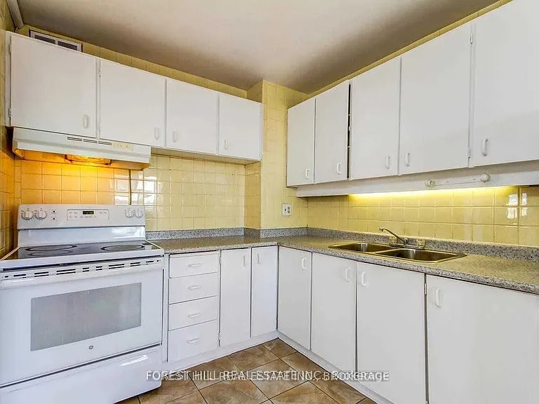 715 Don Mills Rd #1002 — Photo 13