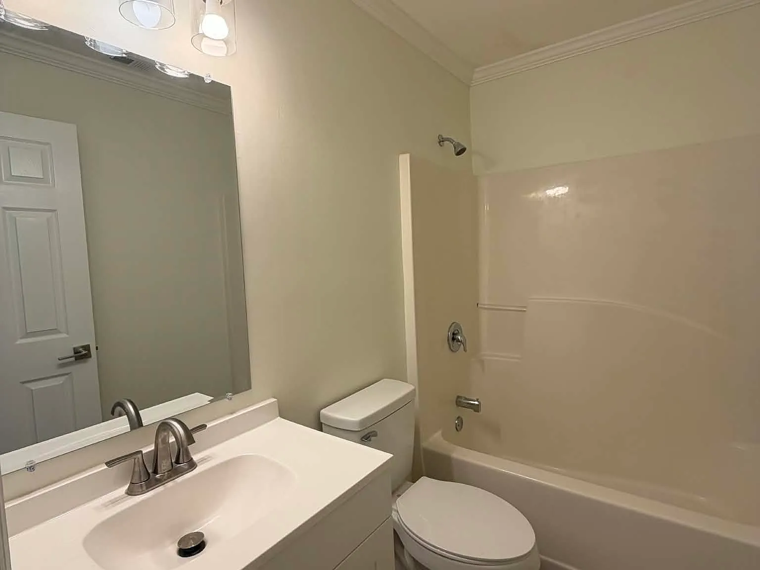 4 bed, 1779 sqft, $2,000 — Photo 4