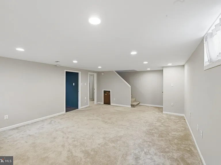 8132 Pleasant Plains Rd — Photo 18