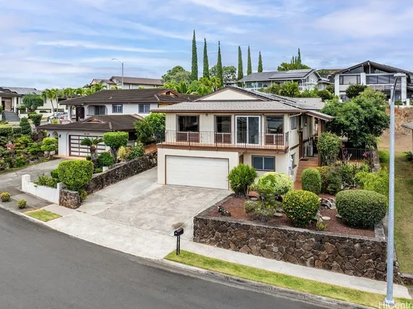 98-697 Keikialii St, Aiea, HI 96701