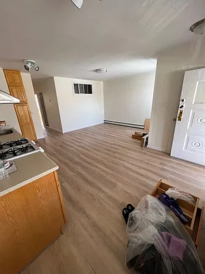 Rented by Ritz Realty NY Corp. | media 22