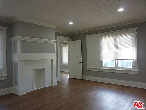 2nd image of 1330 Crenshaw Blvd