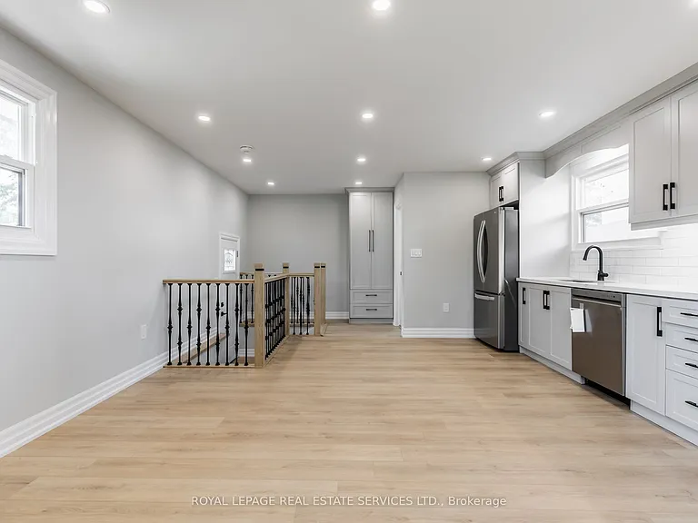 2 Thorndale Ave #C — Photo 11