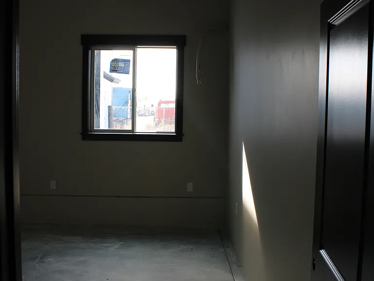 64 W 465 N — Photo 19