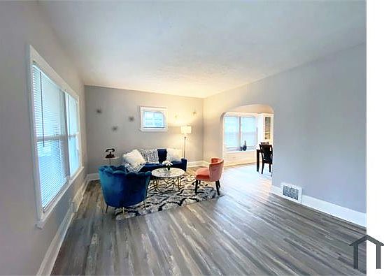 3rd image of 4656 Blythin Rd